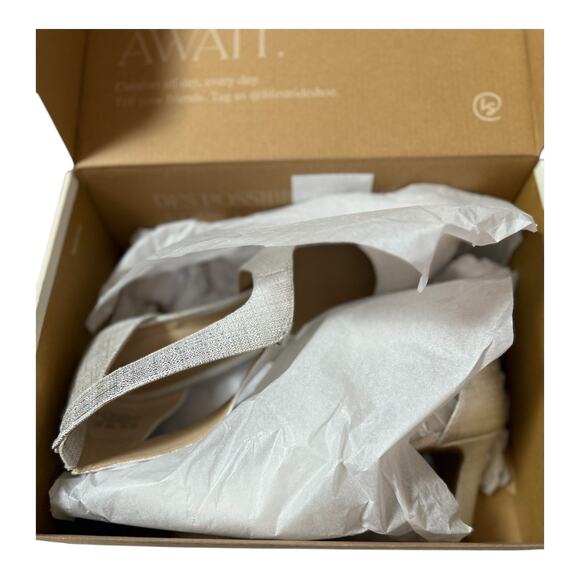 New Life  Stride Giovanna Soft System Women’s Heels Silver Zipper-backed Size 9 - Picture 4 of 8